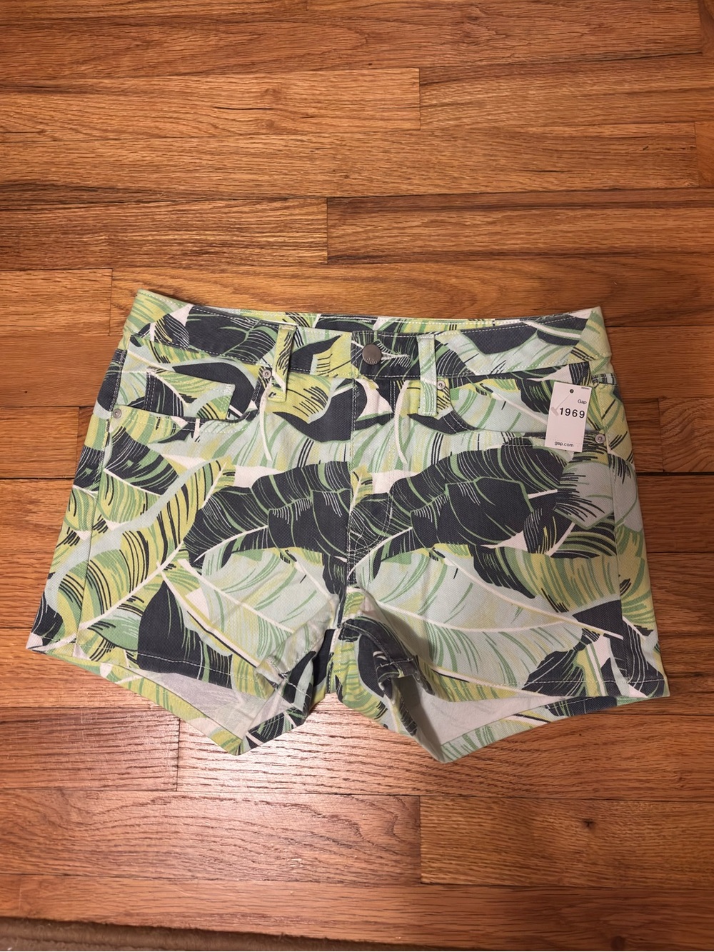 Gap 1969 Tropical Leaf Print Jean Shorts 26 Slim NWT